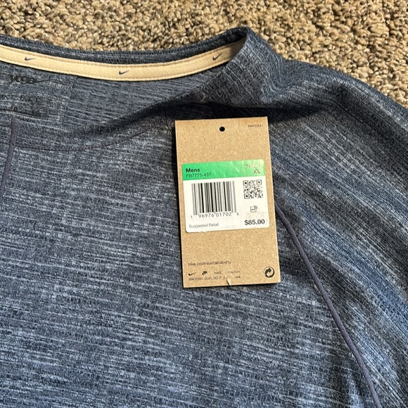 Nike Yoga Men’s Training long sleeve shirt NWT - Picture 4 of 5